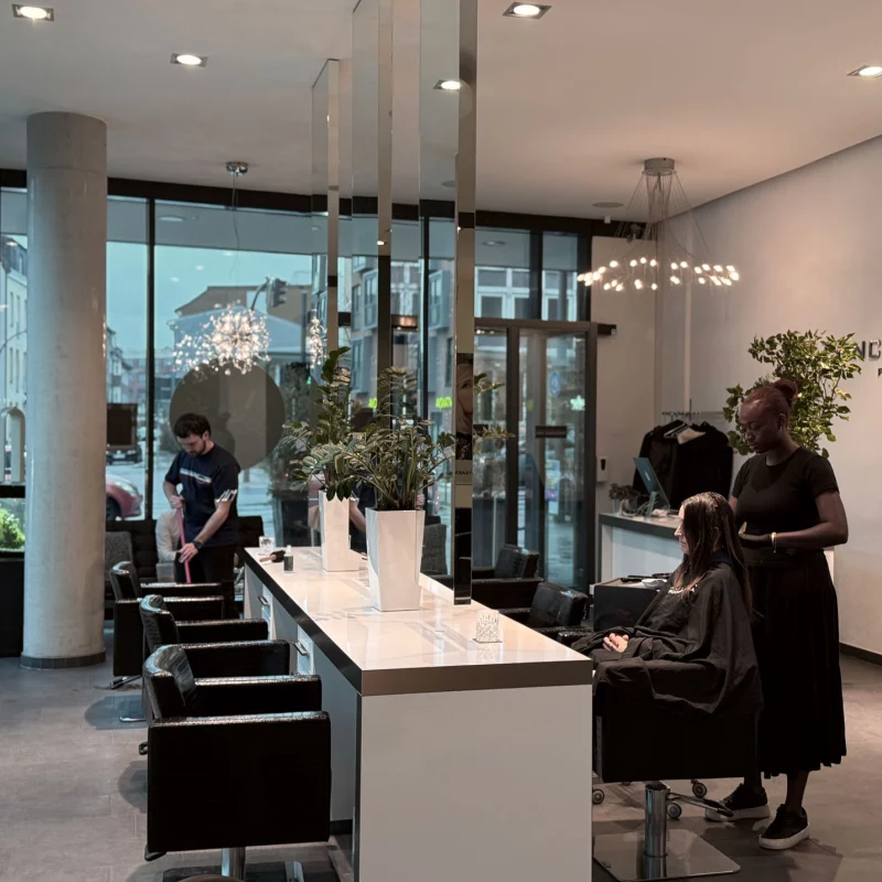 Salon ART CONCEPT moderne Einrichtung